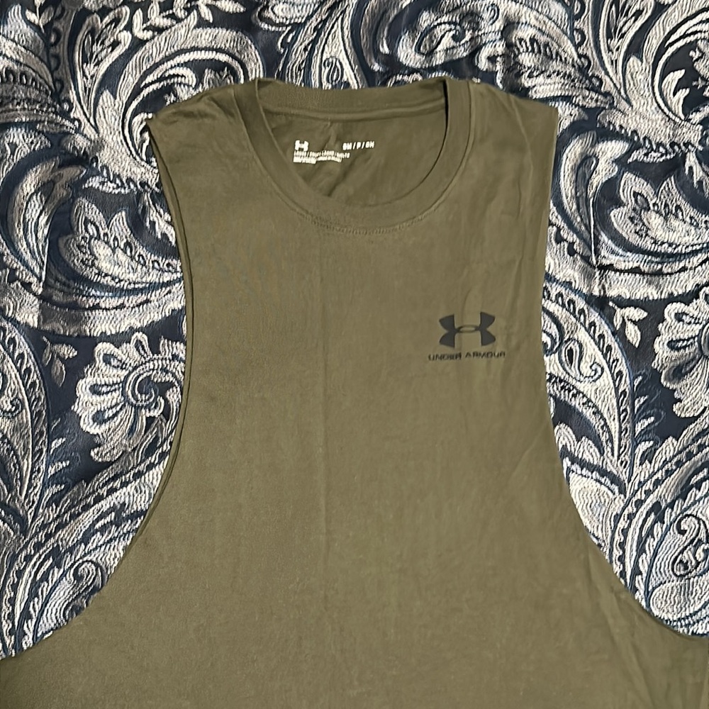 Under Armour Tank Top- Men - Picture 8 of 9